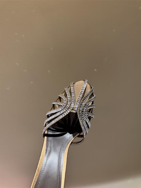 20251128101325317 300